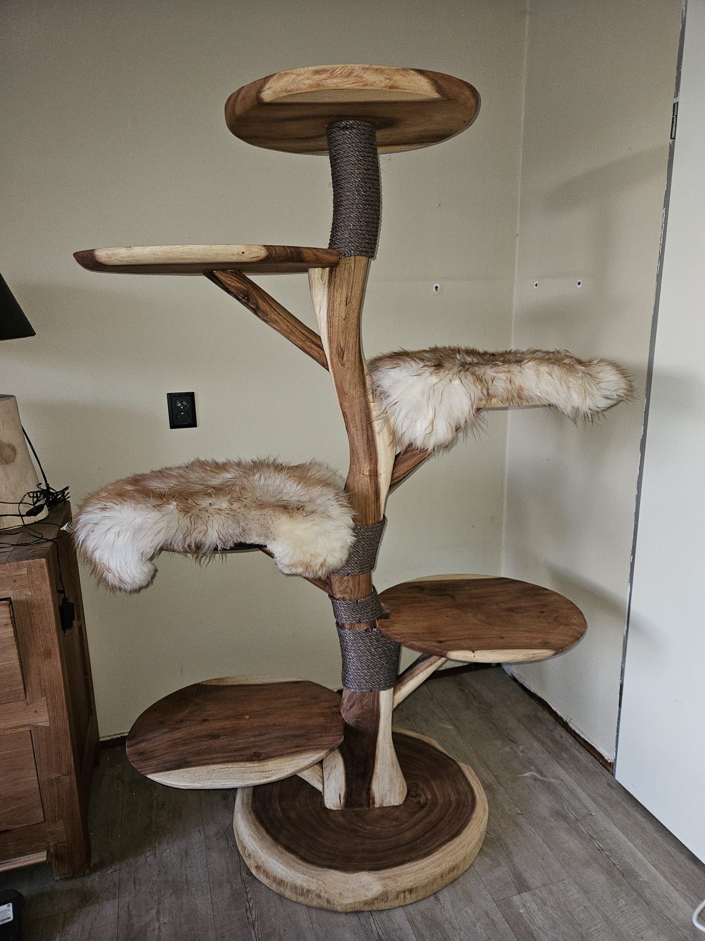 Houten krabpaal Kimmie grote plateau's 150cm