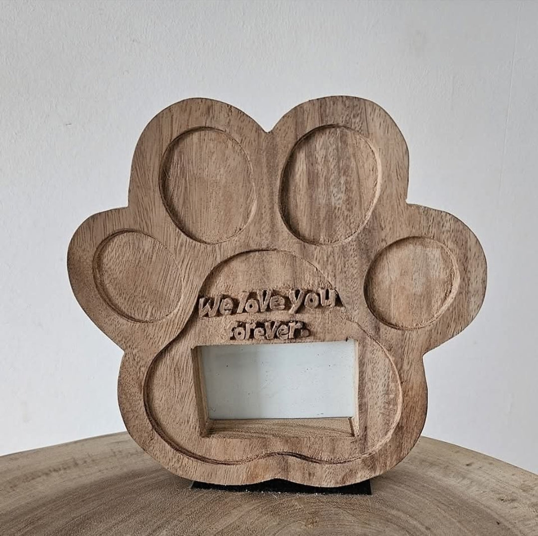 handgemaakte houten pootafdruk met tekst en plaats voor een foto